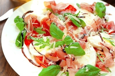 Figura illustrativa Dennys Cafè