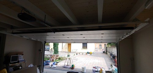 EDIFICAZIONE NUOVA AUTORIMESSA SARONNO - installazione porta sezionale motorizzata automatica