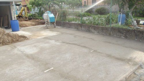 EDIFICAZIONE NUOVA AUTORIMESSA SOLARO - realizzazione platea per pavimentazione esterna