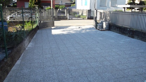 EDIFICAZIONE NUOVA AUTORIMESSA SOLARO - completamento pavimentazione esterna