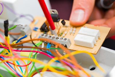 Figura illustrativa Penna Angelo Impianti Elettrici