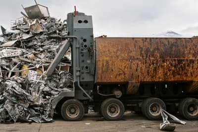 Figura illustrativa Broken Cars