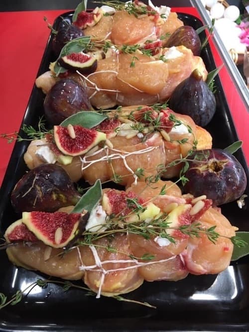  - Petto di pollo ripieno di trita di tacchino e pollo con fichi e chevre 