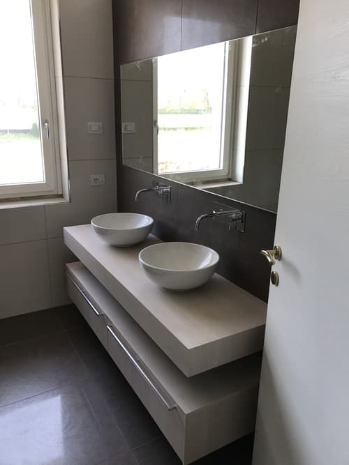 bagno - doppia vasca in mineralmarmo con top da 8 cm in laminato
