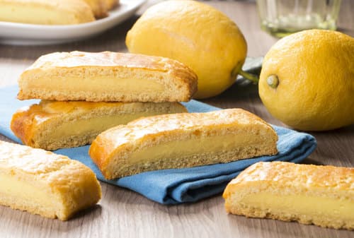 Cantucci farciti al limone - Cantucci farciti di delicata crema al limone, ideali per un rinfrescante fine pasto.

Peso Netto 1500gr
Scadenza 180gg
Dim. Pallet 80x120cm – 9 cart. per strato
Pallettizzazione max 180 cartoni