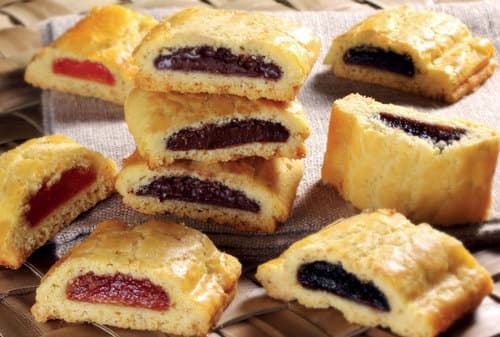 Cantuccini farciti cioccolato, marmellata di albicocche o more - I classici cantuccini in una nuova versione, con farcitura di gustosa crema di cioccolato oppure con marmellata di albicocche o more.

Peso Netto 1500gr
Scadenza 180gg
Dim. Pallet 80x120cm – 9 cart. per strato
Pallettizzazione max 180 cartoni