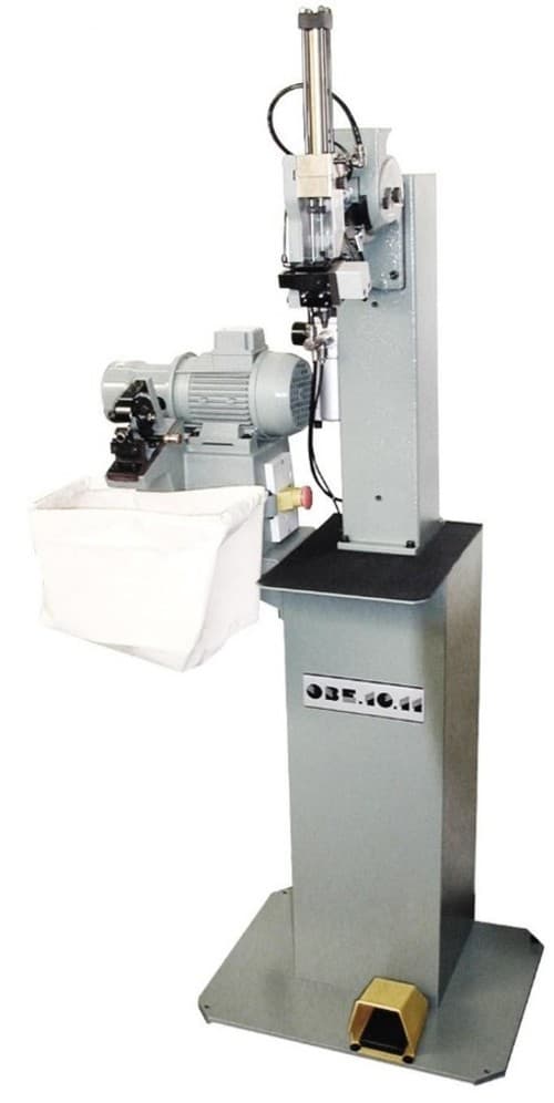  - Fissa sottopiedi completa di rifila sottopiedi