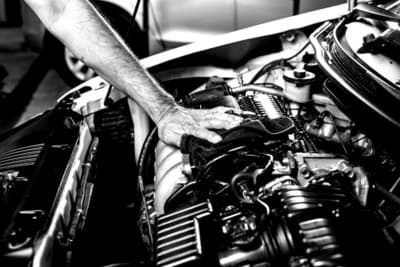 Figura illustrativa Autofficina Perego