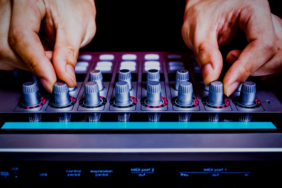 Figura illustrativa Music Center di Pradolini Franco