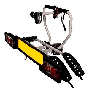 Portabici da gancio traino 2 posti tipo reclinabile con portata max. 34 kg. per due bici. - Il porta biciclette stile piattaforma ZX202 di Witter impiega fino a due cicli di qualsiasi dimensione, incluso quello di un bambino. 
Il supporto si fissa al gancio di traino utilizzando una vite di regolazione.
La piattaforma si piegherà verso il basso&nbsp; consentendo l’accesso al bagagliaio dell’auto.
Il corriere viene fornito con un braccio di supporto e una cinghia&nbsp; di fissaggio per mantenere i cicli in posizione.
Si inclina con i cicli caricati per un facile accesso al bagagliaio del veicolo.

I supporti per ruote regolabili si adattano alla maggior parte dei cicli.
Fornito con lavagna luminosa e NUOVA spina elettrica 2in1 per alloggiare prese sia a 7 pin che a 13 pin: non è necessario alcun adattatore.