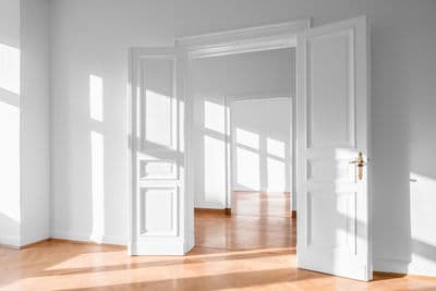 Figura illustrativa Giovinazzo Infissi