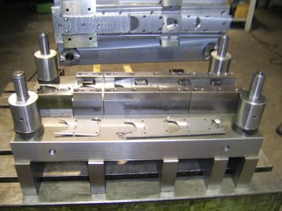 Figura illustrativa Stamperia Cover di Germani Gianluca & C. S.n.c.