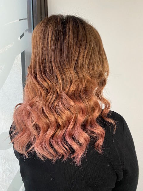 Figura illustrativa Armonia Donna Salon di Lauretta Aurora