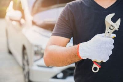 Figura illustrativa Autofficina Bassi S.r.l.