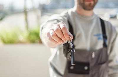 Figura illustrativa Terranova Michele Autocarrozzeria