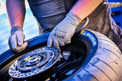 Figura illustrativa Nuova Iblea Pneumatici