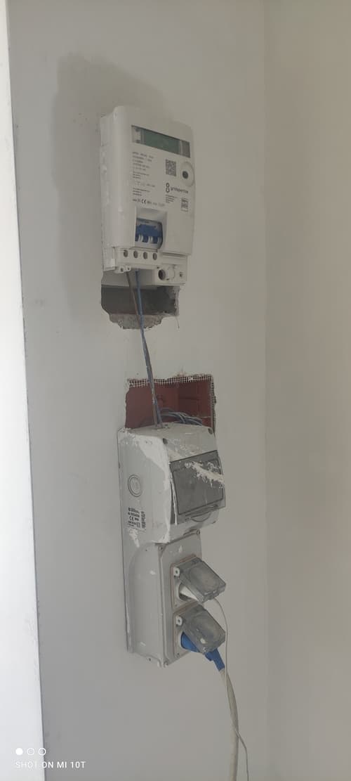 Gestione delle pratiche per cantieri - Effettuiamo assistenza sul posto per operazioni immobiliari di qualsiasi genere.