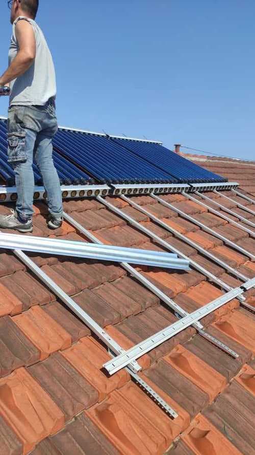 Monitoraggio costante dei cantieri in corso - Impianto installato nel condominio di via Tripoli 130 a Torino. 