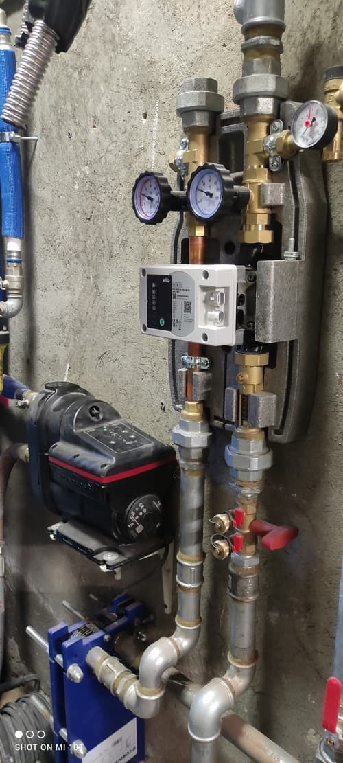 Installazione manutenzione impianti termici che sfruttano le le energie rinnovabili. Condominio via Tripoli 130 Torino