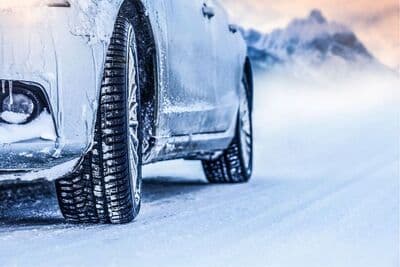 Come Proteggere la Tua Auto dall’Inverno: Consigli e Soluzioni per Affrontare il Freddo