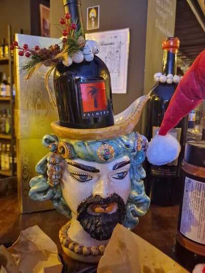 Figura illustrativa Rewine Enoteca