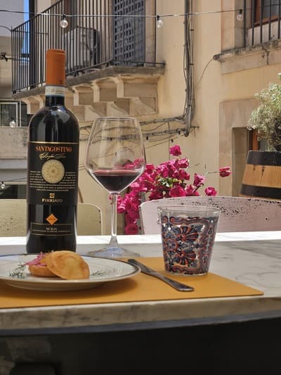 Figura illustrativa Pane E Cipudda / ANCIUOVI - Trattoria di Mare