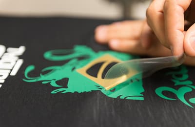 Figura illustrativa Samy Stampe & Ricami