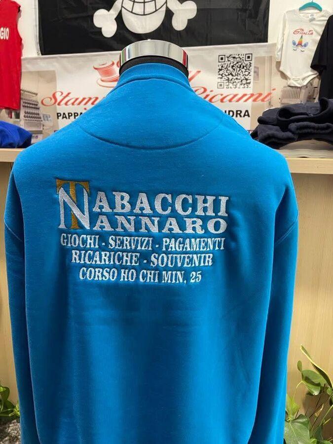 Figura illustrativa Samy Stampe & Ricami