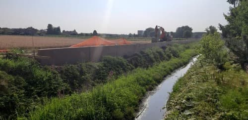 Muro di scarpata ferroviaria