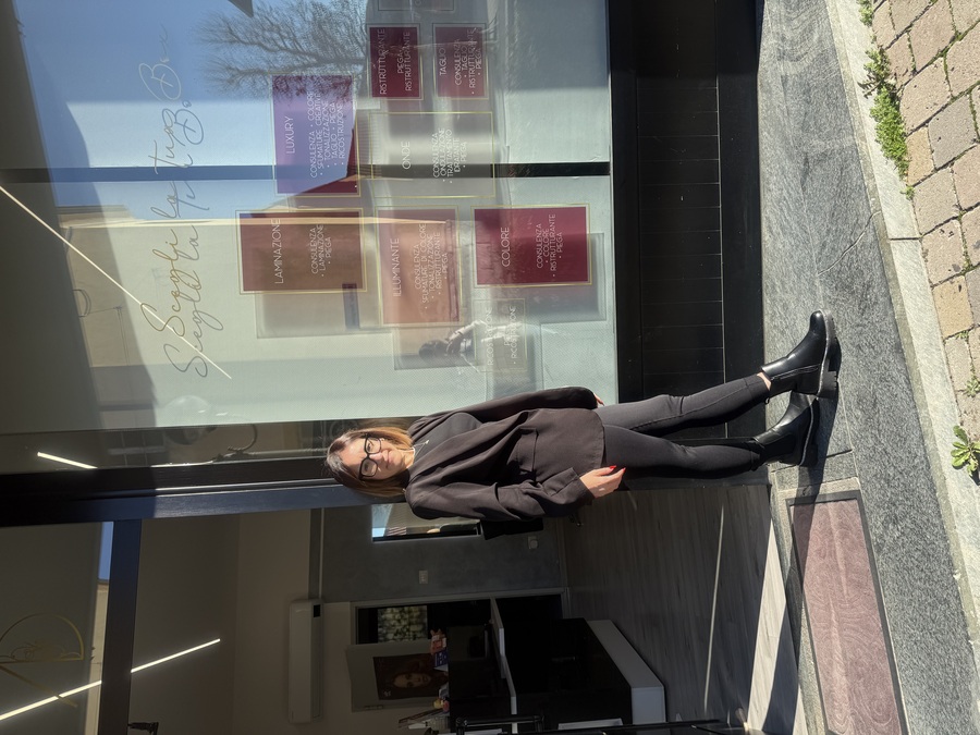 Figura illustrativa Armonia Donna Salon di Lauretta Aurora