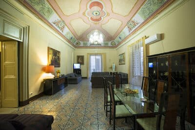 Figura illustrativa Ambraserena Residenza per Anziani