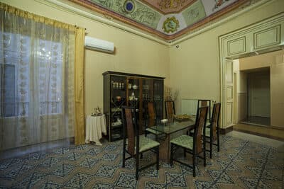 Figura illustrativa Ambraserena Residenza per Anziani