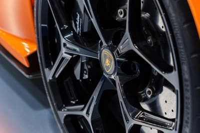 Figura illustrativa Nuova Iblea Pneumatici