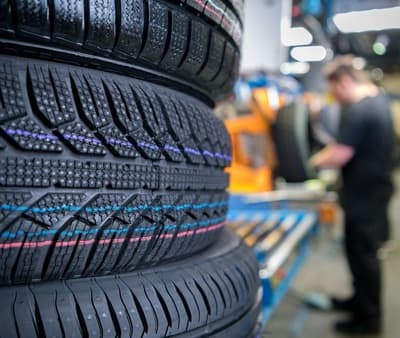 Figura illustrativa Nuova Iblea Pneumatici