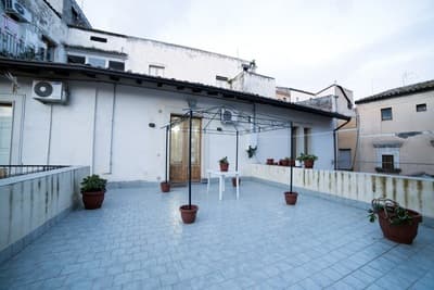 Figura illustrativa Ambraserena Residenza per Anziani