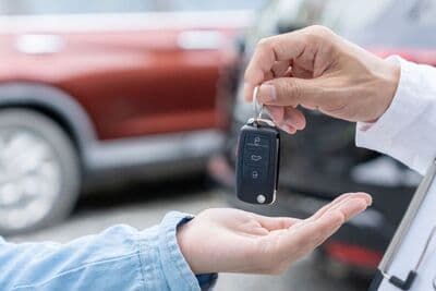 Cosa controllare prima di acquistare un’auto usata: guida completa per evitare brutte sorprese